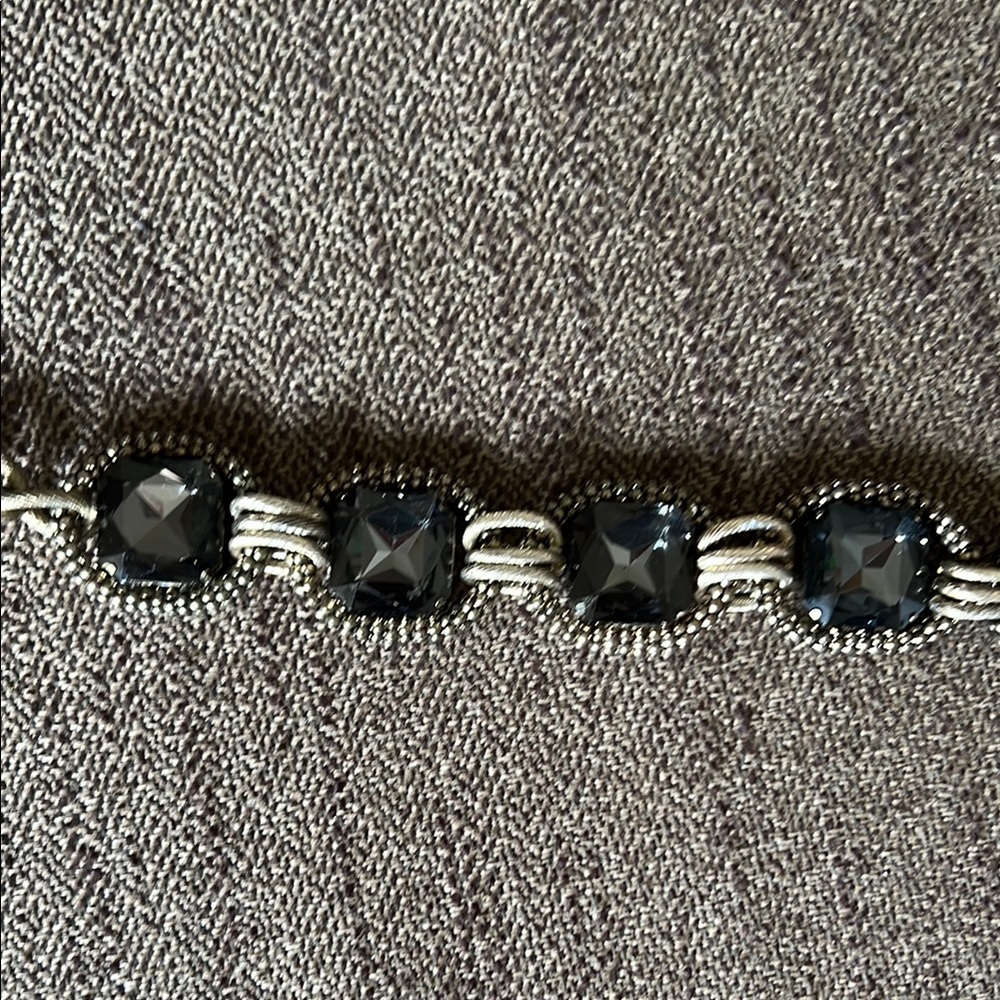 Elegant Gold and Black Statement Necklace - Picture 2 of 4